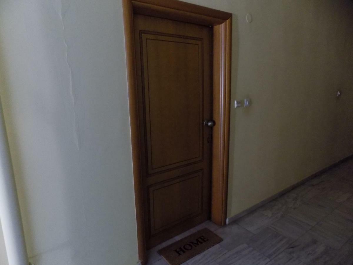 George'S Apartment In Volos Area Bagian luar foto